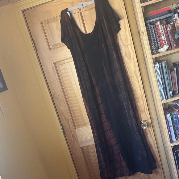 Black and Brown shibori Maxi Dress - Picture 2 of 7